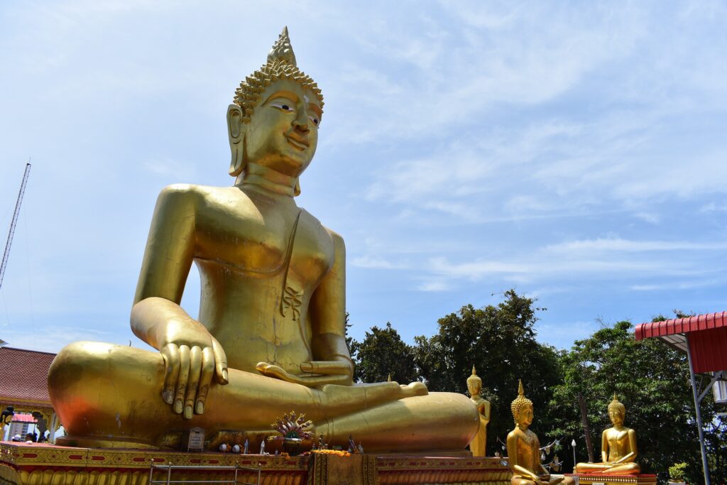 Big Buddha Temple (Wat Phra Yai)