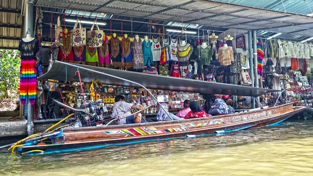 how to plan a trip to the floating markets in thailand