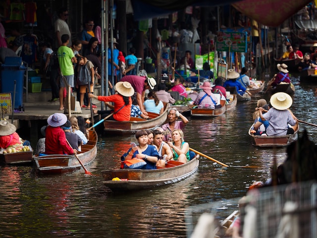 backpacking through thailand